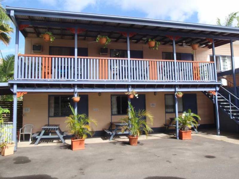 Castaways Backpackers Cairns Hostel Ngoại thất bức ảnh