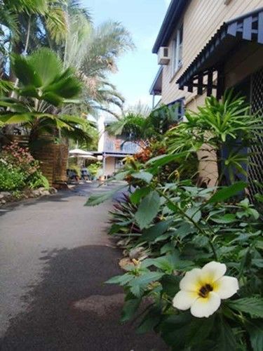 Castaways Backpackers Cairns Hostel Ngoại thất bức ảnh